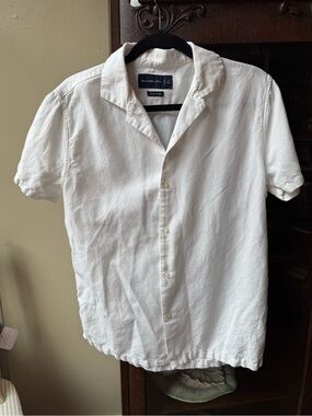 Abercrombie Men’s Linen Blend Button Down Shirt